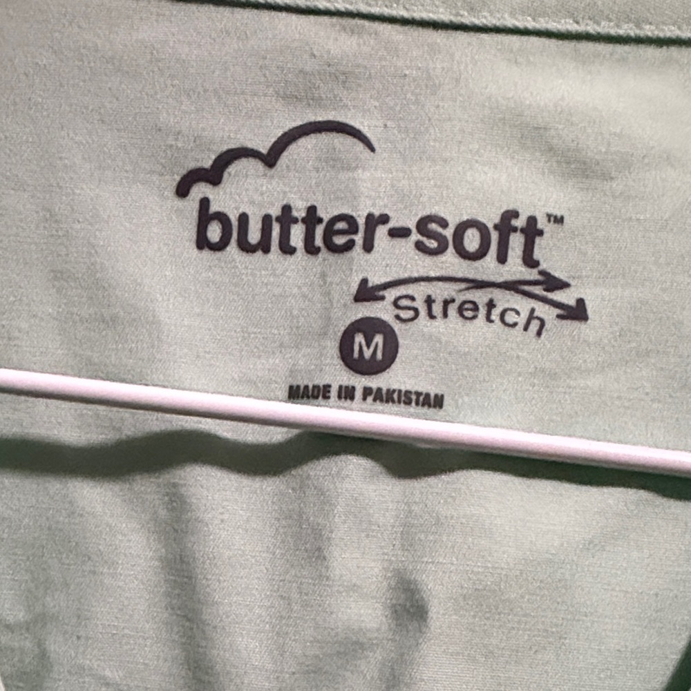 Butter-Soft Women's Mint Green Scrub Top - Picture 2 of 8